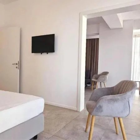 Lemon Cliff Luxury B&B Mamaia Exterior photo