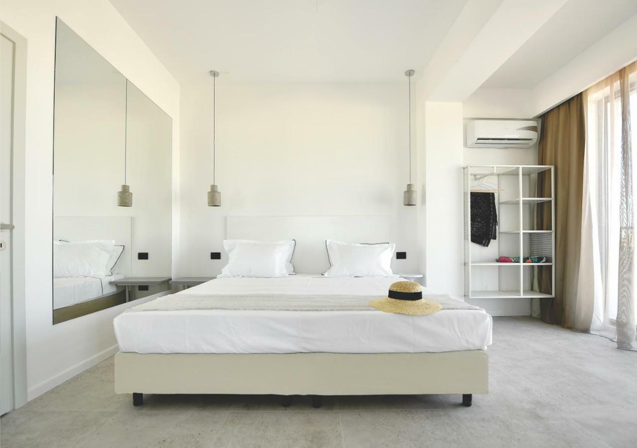Lemon Cliff Luxury Hotel