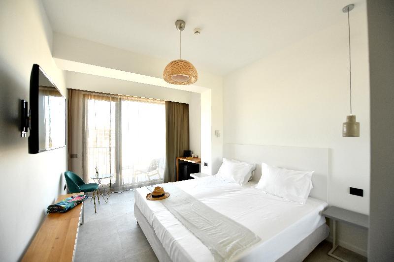 Lemon Cliff Luxury Hotel