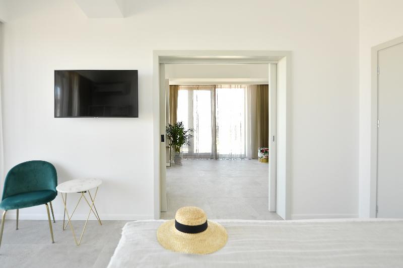 Hotel Lemon Cliff Luxury Mamaia